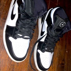 They don’t fit me anymore but there in good condition worn a few times